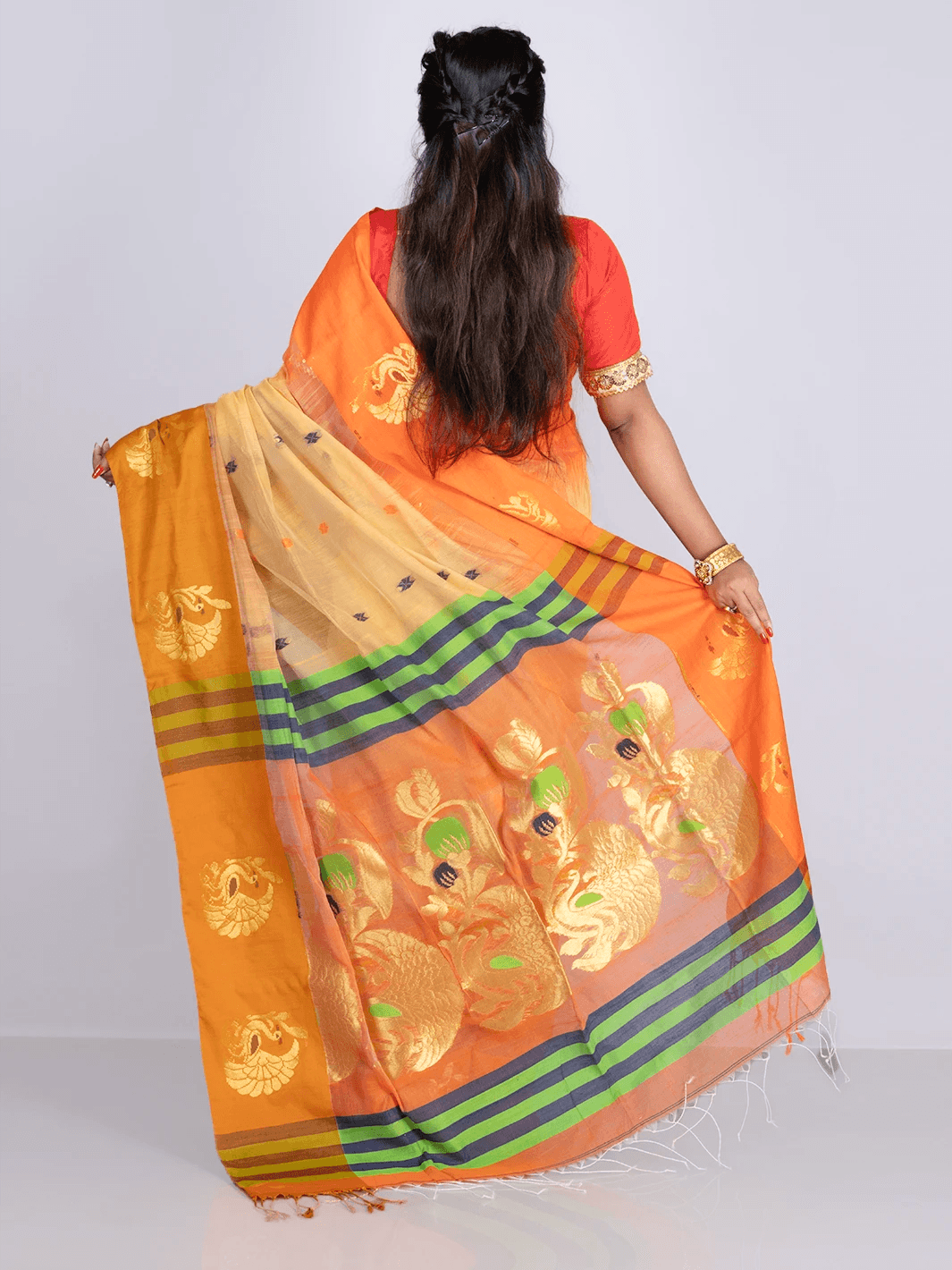 Elegant Vanilla Allover Blend Cotton Handloom Saree