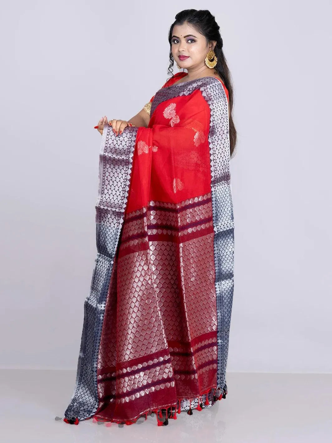 Elegant Red Allover Blend Cotton Handloom Saree