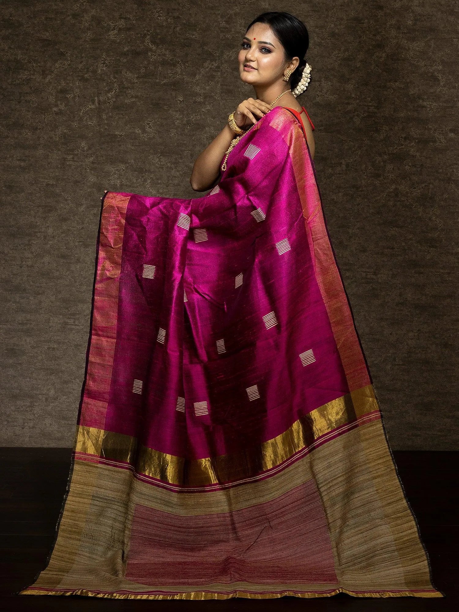 Duel Tone Par Anchal Buti Handwoven Matka Silk Jamdani Saree - WeaversIndia