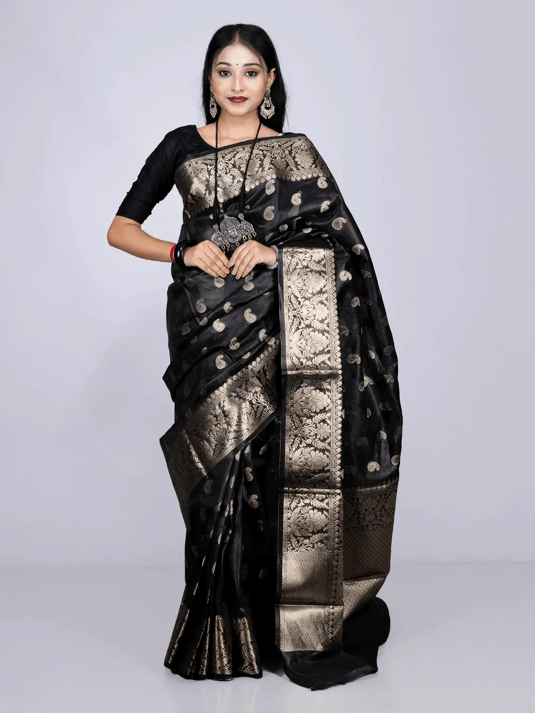 Elegant Black Par Anchal Buti Linen Silk Saree - WeaversIndia